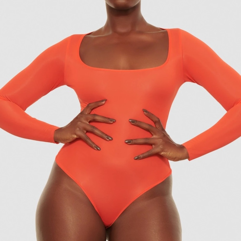 SKIMS JELLY SHEER LONG SLEEVE BODYSUIT in poppy